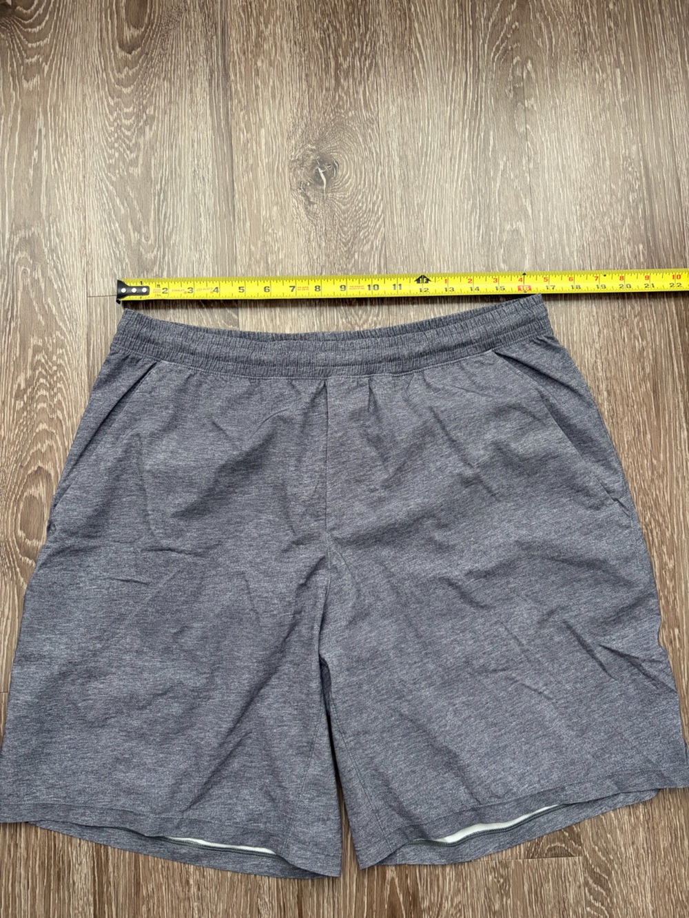 Lululemon Men’s Gray Athletic Shorts Approx XL 9” Inseam